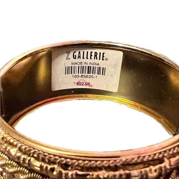 NWT Gold Tone Bangle Cuff Bracelet - Picture 5 of 6